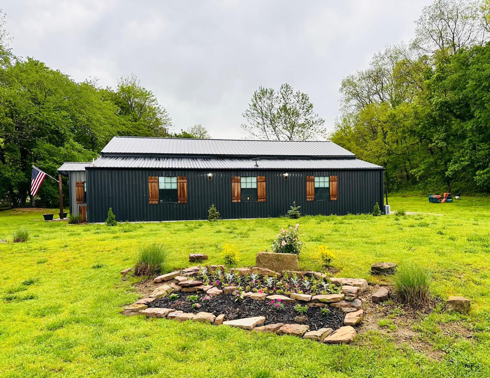Legacy Barn On Sugar Creek *